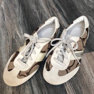 Coach Cream Tan Sneaker 💛